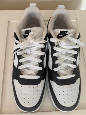 Nike Black and White Low-Top Men's Sneakers